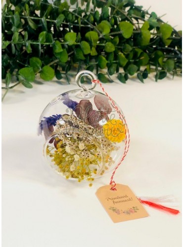 Martisor glob cu flori prezervate