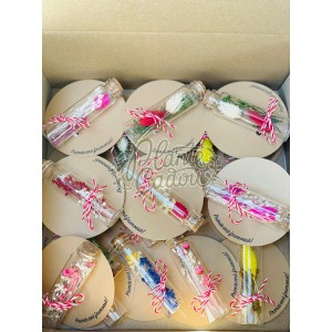 Martisor sticluta cu flori prezervate